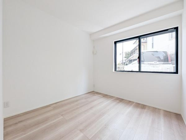 横浜市戸塚区南舞岡２丁目の新築一戸建の洋室|落ち着きのある洋室です！
休日はこちらでおくつろぎ下さい♪