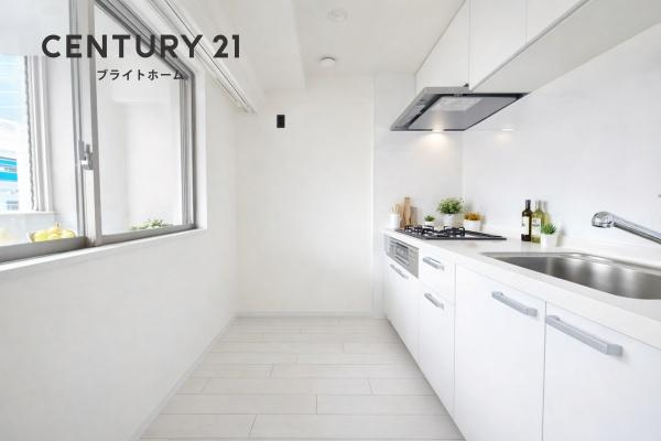 伊勢佐木クイントパラディオのキッチン|収納豊富なキッチン。
ここまで収納スペースがあるとキッチン周りをきれいに保てますね！