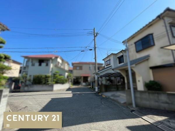 和歌山市梶取　中古戸建の前面道路含む現地写真