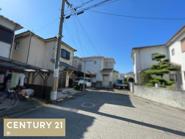 和歌山市梶取　中古戸建の前面道路含む現地写真