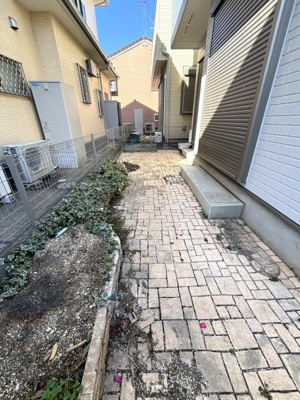 【庭】 | 【11日(土)・12日(日)見学可】三郷市早稲田8丁目・戸建 | 陽当たりの良い庭が広がっています♪