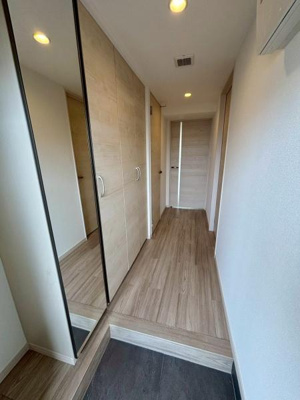 【玄関】 | ウェルフェアグリーン越谷 | 明るい玄関スペースになっております♪