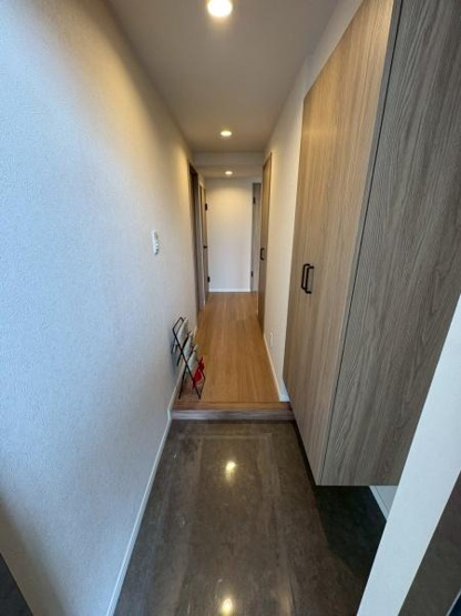 【玄関】 | メイツ草加 | 【玄関・シューズボックスも広く玄関の印象も明るいです】