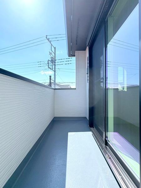 大和市南林間８丁目の新築一戸建のバルコニー