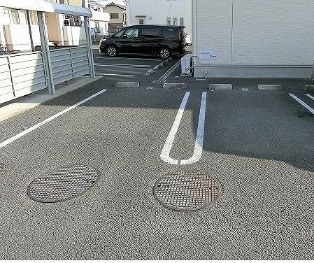 Ｎ　サニーの駐車場
