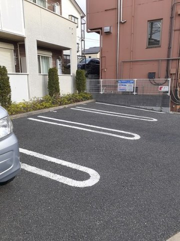 サンリット・イトウの駐車場