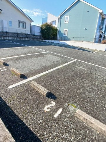 シャルマンⅡの駐車場