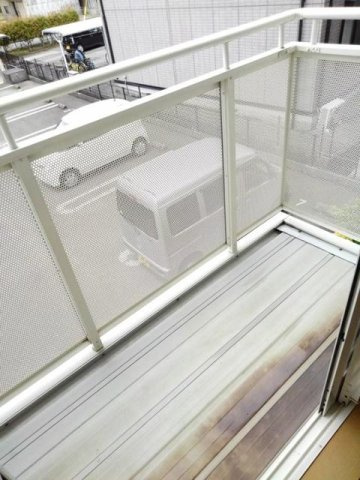 ジュネスのバルコニー