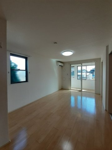 ラ・フィーナ寺山Ａの居間・リビング