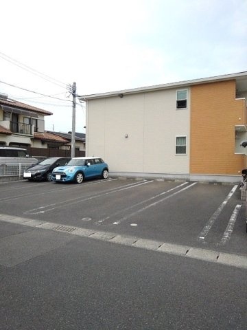 ファミール旭ヶ丘Ａの駐車場