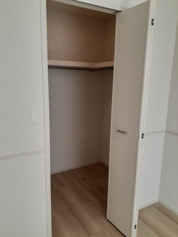 ＰＬＡＩＮ　桃の木の収納