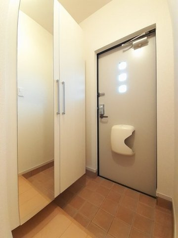 ブリーゼ・カーサＡの玄関