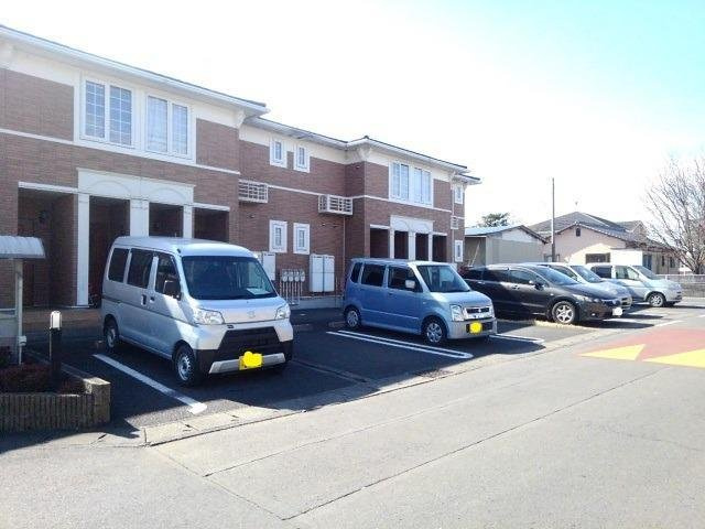 シイナハイツⅡの駐車場