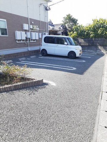 セレノ・カーサの駐車場