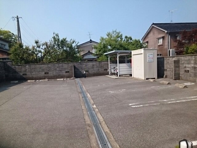パルテールの駐車場
