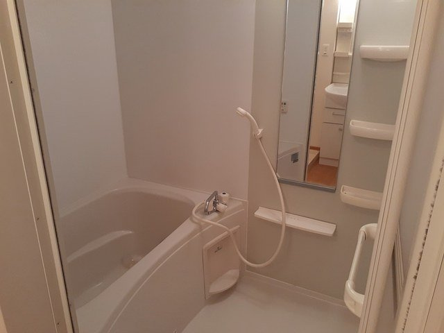 ヴィラ・かたかご　Ⅲの浴室