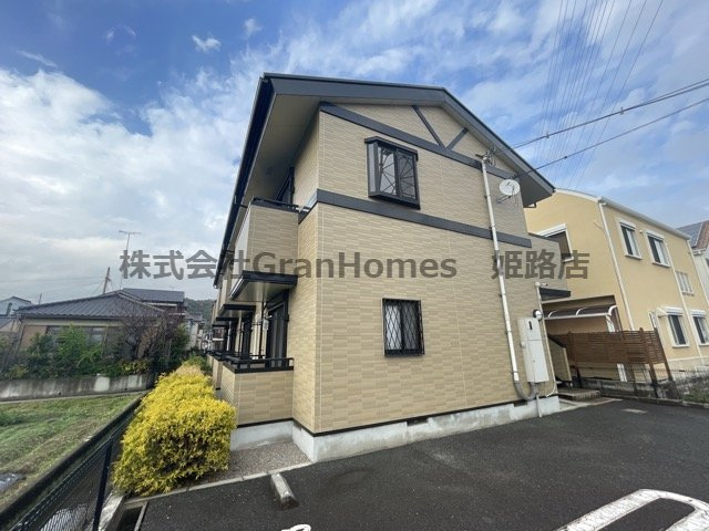 アヴェニュー谷川の外観