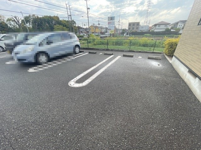 アヴェニュー谷川の駐車場