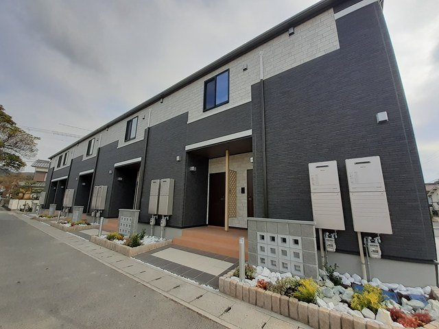 メゾン　グレーヌ　塩屋Ａ
