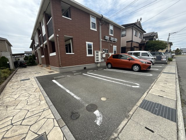 グランアウローラⅤの駐車場