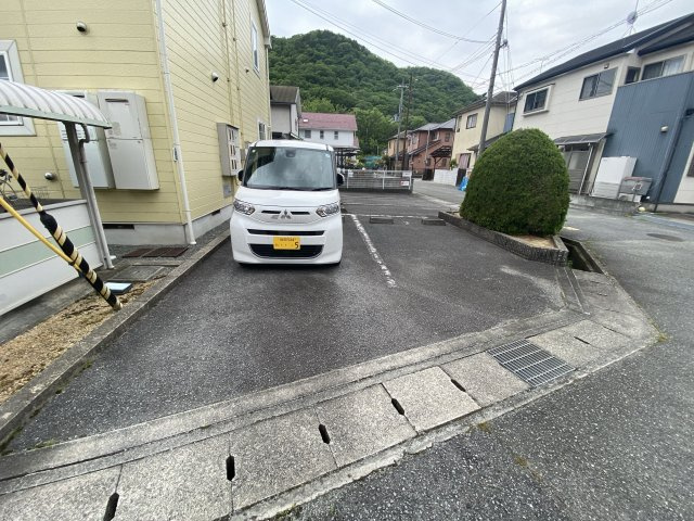 サンマリーの駐車場