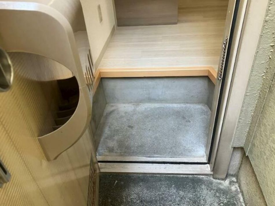 オウク千駄木の玄関