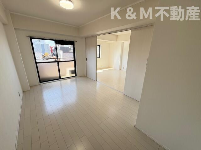 ユニパリス柏駅前の居間・リビング|ゆったり過ごせるリビングです