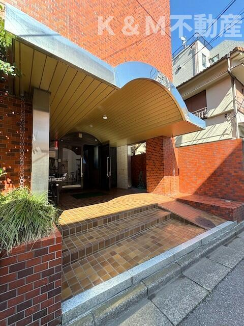 ユニパリス柏駅前のエントランス|ゆとりのあるエントランスです