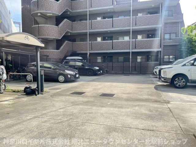 【駐車場】