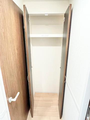 【収納】 | レヴォントゥレットⅡ | クローゼット