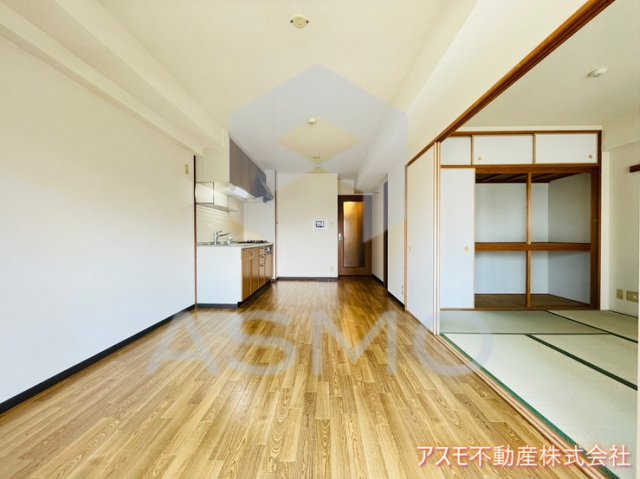 【居間・リビング】 | スカイタワー鶴見緑地