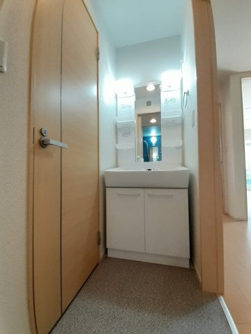 セレノ・カーサの洗面所|忙しい朝には欠かせない洗面所です