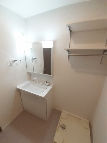 フルール山鹿　Ⅰの洗面所|脱衣スペースもあります