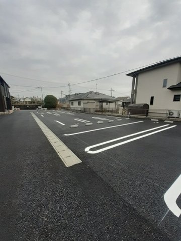 マリーガーデンの駐車場