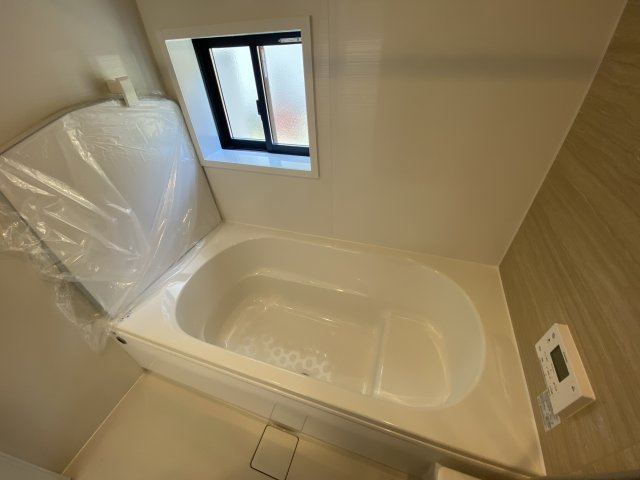 【小名浜住吉5期】　4号棟　◆新生活応援キャンペーン中♪の浴室|同施工　浴室の写真です。お子様と一緒にバスタイムを楽しめる広々空間。浴室乾燥機付で心地よいバスタイムを実現します♪　
