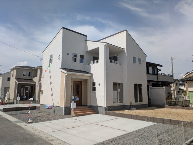 いわき市泉町滝尻第2　7号棟　＼デザイナーズ新築一戸建てが誕生／の外観|同施工◆外観の写真です◆　
お洒落な新築は気分が上がりますね♪　新しい暮らしをお楽しみいただけます！！家に帰宅するのがより一層楽しみになります♪

