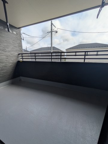 【小名浜住吉5期】　2号棟　◆新生活応援キャンペーン中♪の洋室|同施工　居室の写真です。使い勝手の良い間取りなので、ご家族の状況の変化にも耐えられますね。　木の温もりがナチュラルでくつろげる空間ですね。
