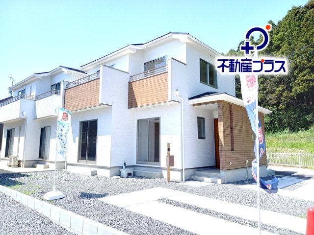 【小名浜住吉5期】　3号棟　◆新生活応援キャンペーン中♪の外観|同施工　外観の写真です！！過ごす時間が長いからこそ家族との繋がりが感じられるお家！にぎやかな声で日々の会話も弾む楽しい空間となります。家に帰宅するのがより一層楽しみになりますね♪