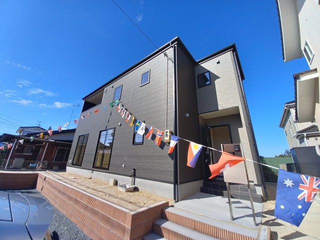 【いわき市平沼ノ内第7／全1棟】　デザイナーズ新築建売　パントリー・WIC付！の前面道路含む現地写真|同施工
休日は家族みんなで夢のマイホーム探しに出かけてみませんか！（＾＾）♪
お問い合わせは不動産プラスまで☆

