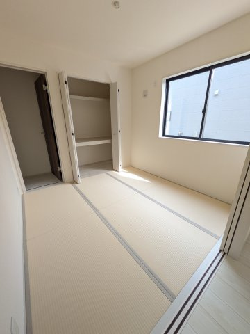 【いわき市平塩第1】全２棟／1号棟　■住宅ローンに不安がある方は不動産プラスまで■の和室|◆和室の写真です◆　和室には押入もございますので、お布団などを収納しておけば、来客の際にもサッと出せて便利ですね。