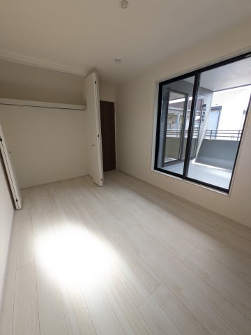 【いわき市平塩第1】全２棟／1号棟　■住宅ローンに不安がある方は不動産プラスまで■の洋室|工◆居室の写真です◆　木の温もりがナチュラルでくつろげる空間ですね♪　子供部屋としても、寝室としても、どんなインテリアにしようか…選ぶ楽しみが増えますね♪