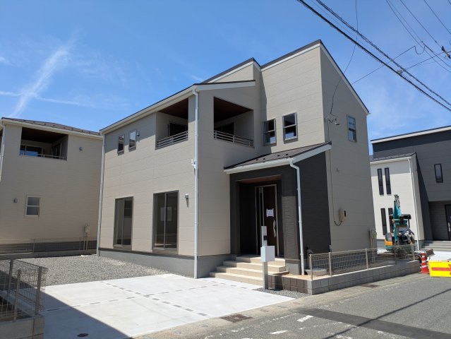 ☆新築デザイナーズ分譲　【いわき市平南白土　全６棟】　4号棟の外観|同施工　◆外観の写真です◆　
家に帰宅するのがより一層楽しみになりますね♪
