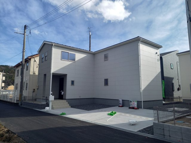 3/9価格変更【平下平窪2期／全5棟　2号棟】平第四小・第一中　長期優良住宅の外観|◆外観の写真です◆　
お洒落な新築は気分が上がりますね♪　新しい暮らしをお楽しみいただけます！！家に帰宅するのがより一層楽しみになります♪

