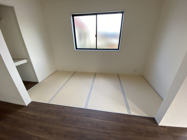 【いわき市小名浜西君ヶ塚町／全3棟／3号棟】　●新生活応援キャンペーン実施中●の和室|◆和室の写真です◆　お泊りに来た親戚や来客時、ちょっと横になりたい時にあると便利です♪　和の雰囲気が心を落ち着かせてくれますね♪