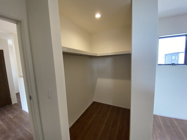 【いわき市泉町滝尻第2】　新築建売　4号棟　住宅ローンお任せください♪の収納|同施工◆収納スペースの写真です◆　衣類やカバンなどたっぷりと収納可能です！生活感のあるものを隠して置けるからお部屋をスッキリと見せやすいです。

