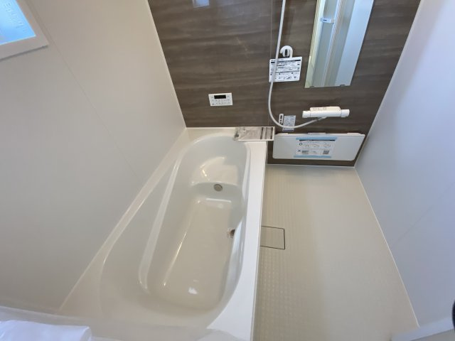 【内郷御厩町4丁目第1／全5棟　3号棟】　選べるマイホームキャンペーン実施中♪の浴室|◆ユニットバスの写真です◆　フルオート機能で、時間帯を気にせず、家族全員が暖かい湯船に浸かることができます。　一日の疲れを癒してくれそうですね♪