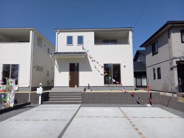 【いわき市泉町滝尻第2】５号棟　ご成約特典！選べる家電プレゼント♪の前面道路含む現地写真|同施工
休日は家族みんなで夢のマイホーム探しに出かけてみませんか！（＾＾）♪
お問い合わせは不動産プラスまで☆

