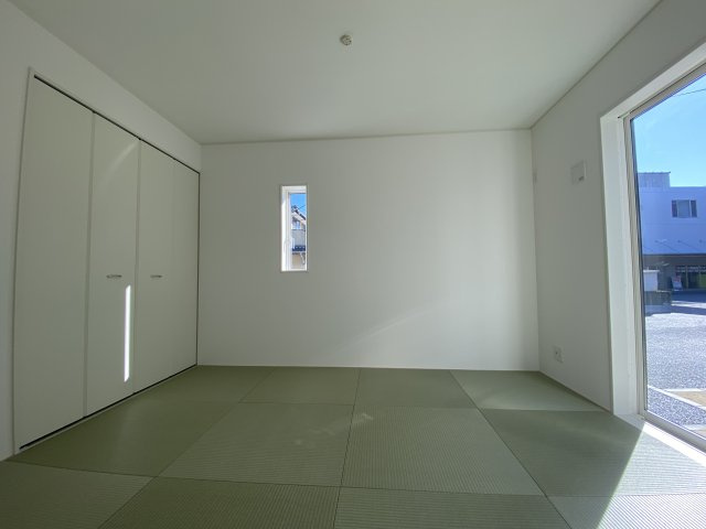 【いわき市錦町第32】　1号棟　※必ずもらえる選べるキャンペーン実施中！の和室|同施工■□■和室の写真です■□■　
ご家族のお昼寝スペースとしても活躍しそうです。