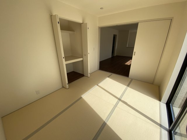 【内郷御厩町4丁目第1／全5棟　5号棟】　選べるマイホームキャンペーン実施中♪の和室|柔らかい畳が心地よい和室