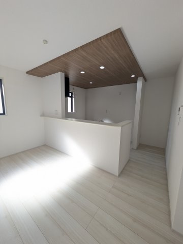 【郷ケ丘　4期】　2号棟　◆新生活応援キャンペーン中！　オール電化新築建売住宅☆・。のキッチン|同施工：キッチンの写真です。ＩＨクッキングヒーターは、火を使わないので消し忘れによる事故がなく安全ですね♪